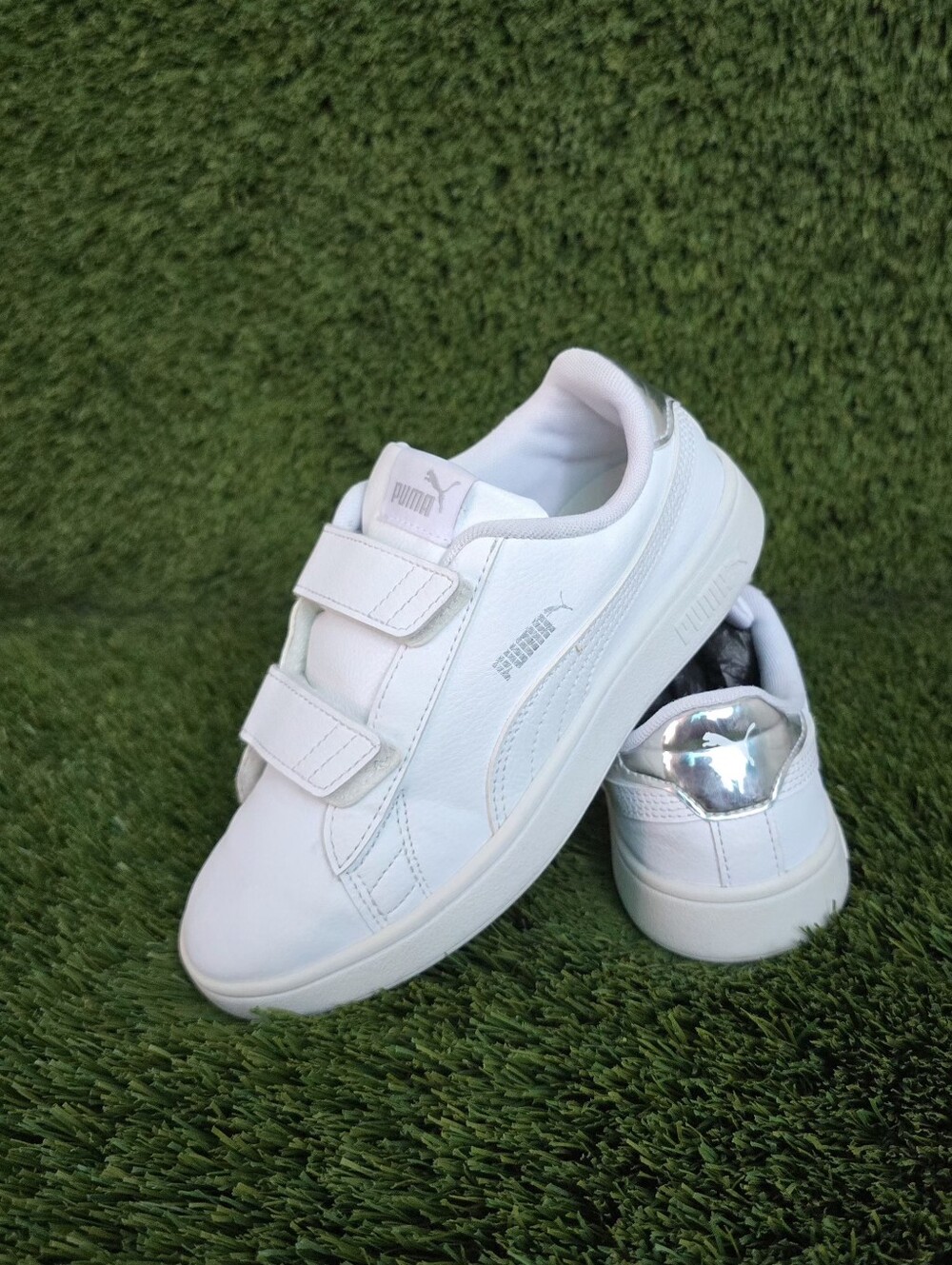 PUMA Smash v2 Sneakers